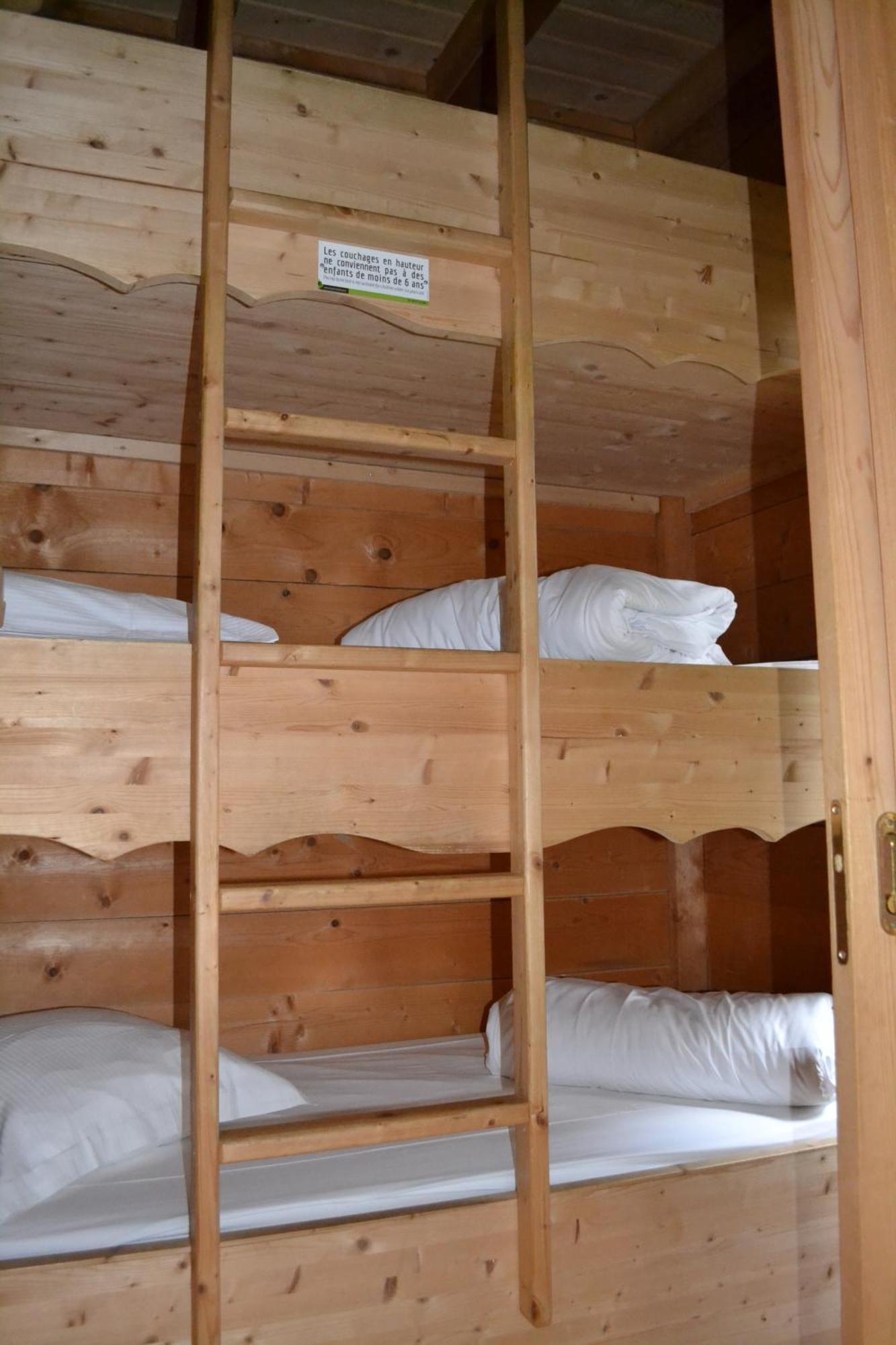 Les Cabanes Dans Les Bois Logis Hotel Villedubert المظهر الخارجي الصورة