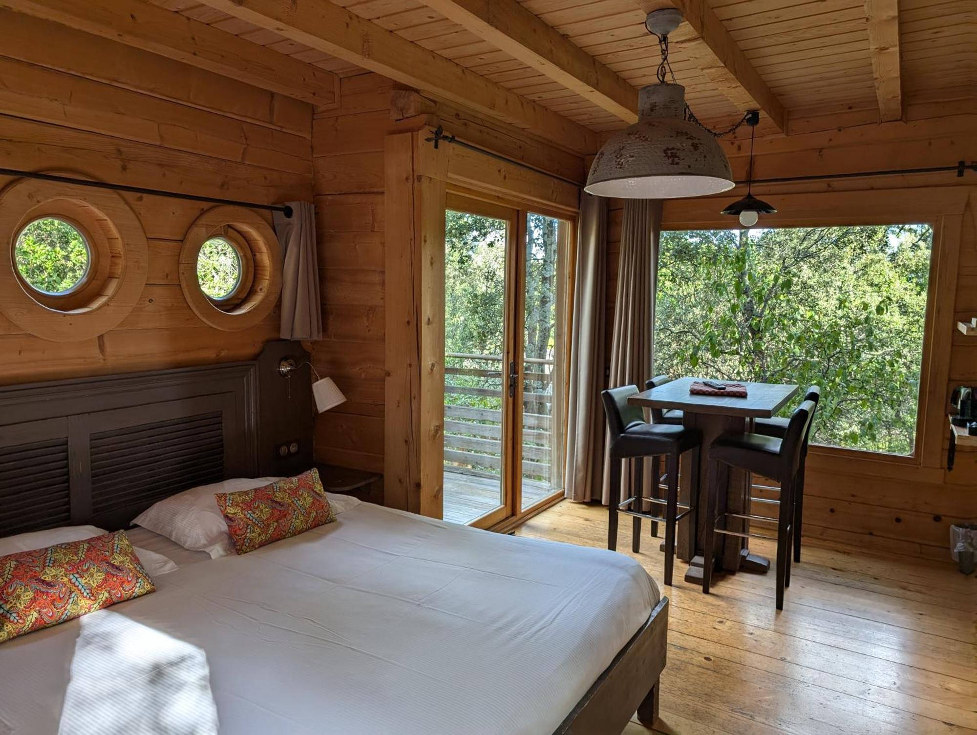 Les Cabanes Dans Les Bois Logis Hotel Villedubert المظهر الخارجي الصورة