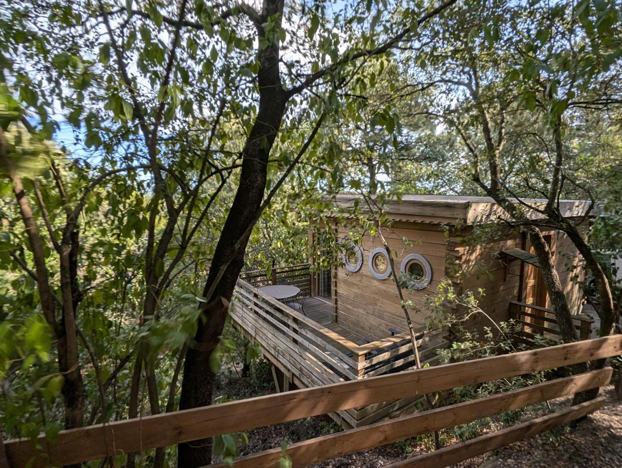 Les Cabanes Dans Les Bois Logis Hotel Villedubert المظهر الخارجي الصورة